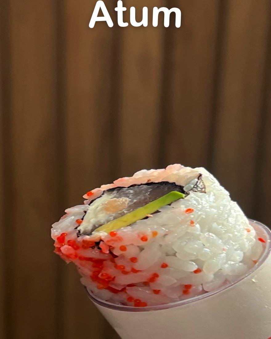Sushi de Atum no tubo Tubushi, push-to-eat